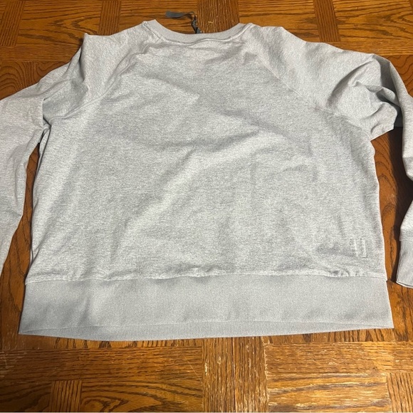 Vuori Long Sleeve Halo Crewneck in Gray with Elite Beach Volleyball Graphic Sz S - Picture 10 of 13